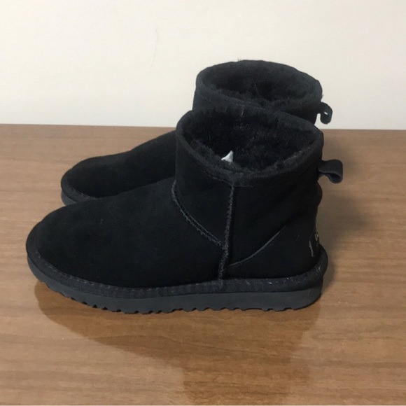 🚫SOLD🚫🐑 Like new - Authentic UGG Booties - Picture 6 of 11